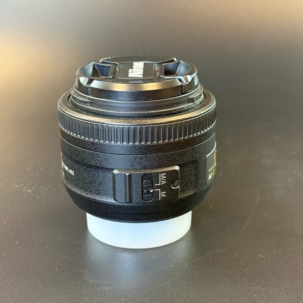 Nikon DX AF-S Nikkor 35mm 1:1.8G Camera Lens.